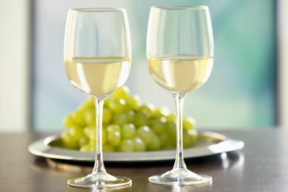 Riesling vs Chardonnay: Comparing The Differences