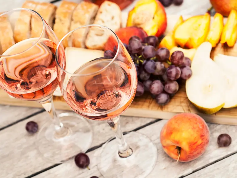How Much Sugar is in a Glass and Bottle of Rose Wine - Rose wine with fruit platter